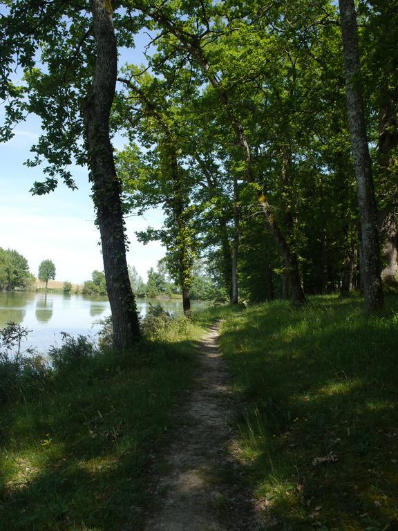 Lac De Cancon Екстериор снимка