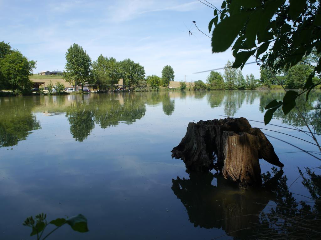Lac De Cancon Екстериор снимка